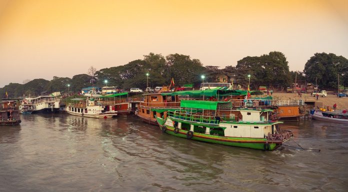 Les moyens de transport pour se déplacer sur de longues distances en Birmanie