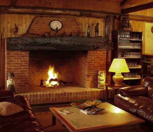 Brancher et encastrer une cheminée électrique