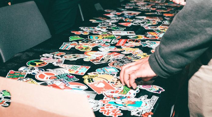 Les tendances 2024 à suivre avec les stickers personnalisés stickers personnalisés